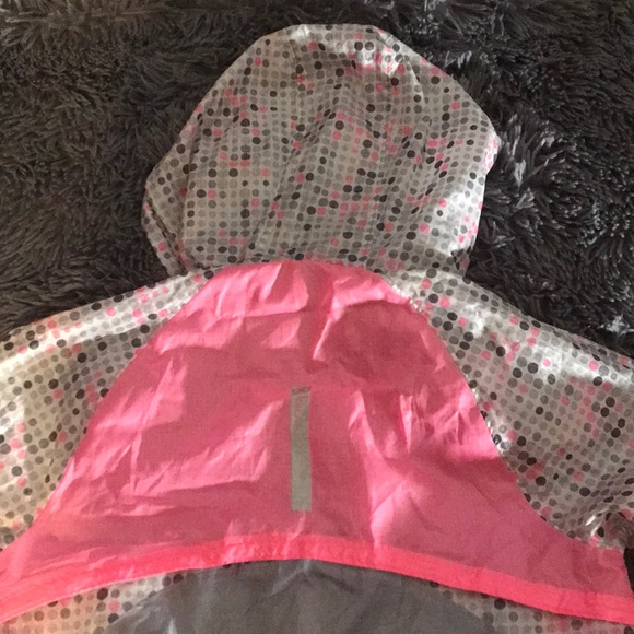 UNDER ARMOUR Light Windbreaker - Picture 5 of 6